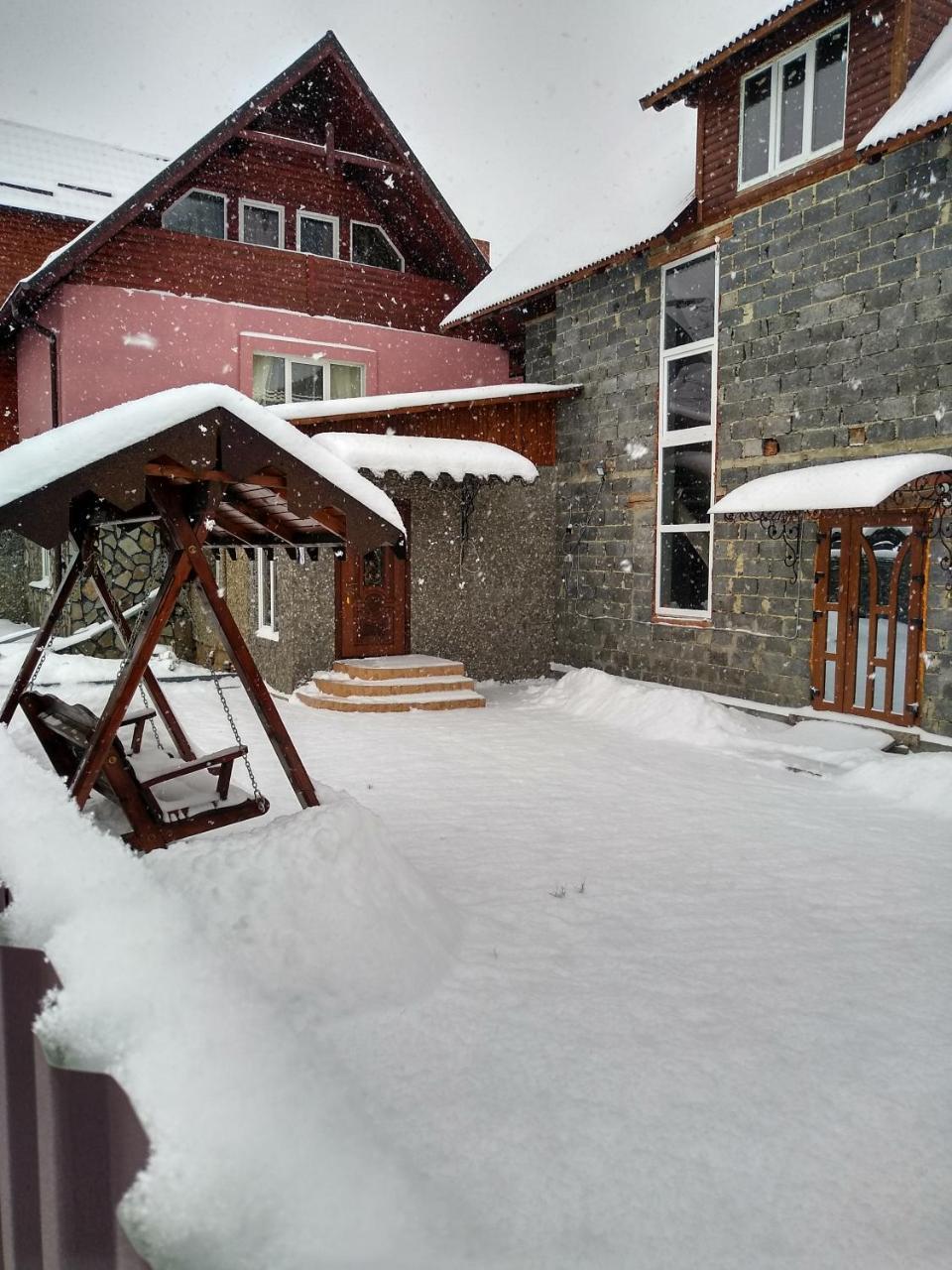 Карпатські Ночі Чан На Території Apartment Yaremche Exterior photo